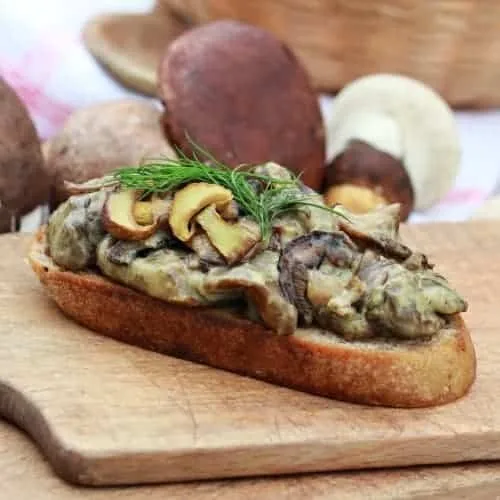 Houbová Smaženice Bez Vajec: Recept Krok Za Krokem 4 Chutná houbová smaženice z Hrašky zcela bez vajec a lepku. Ideální bezlepková svačinka či teplá večeře, která je lehká na žaludek a snadná na přípravu.