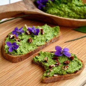 Recept na bylinkové máslo, které vám bude chutnat a podpoří vaše strávení díky Mahá koření.